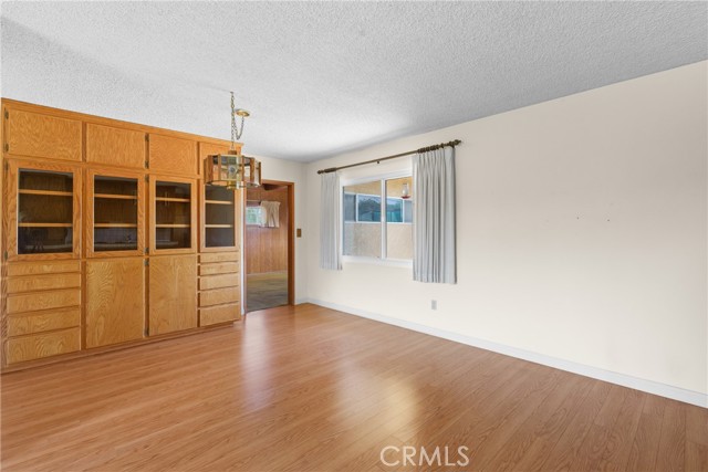 539 Dahlia Place, Santa Maria CA: https://media.crmls.org/medias/832eb316-6927-4ba5-a759-e84034980e01.jpg
