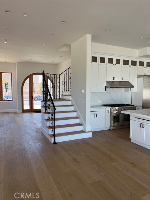 20329 Stagg Street photo 19