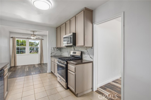Detail Gallery Image 16 of 54 For 240 E 52nd St, San Bernardino,  CA 92404 - 4 Beds | 2/1 Baths