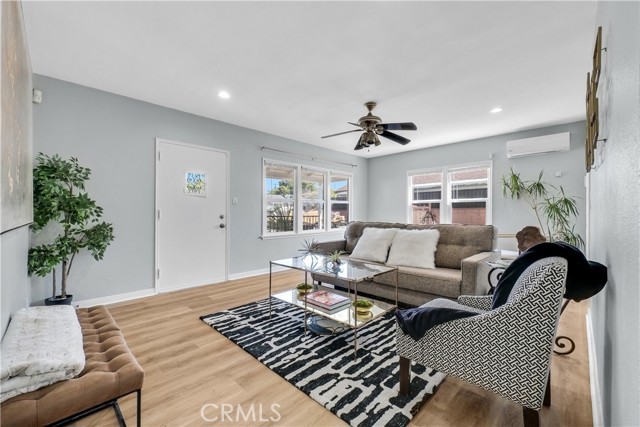 Detail Gallery Image 6 of 28 For 462 W Orange Grove, Pomona,  CA 91768 - 3 Beds | 2 Baths