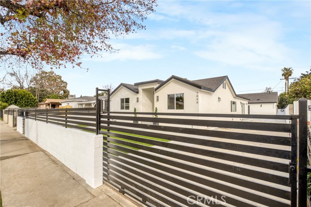 Detail Gallery Image 23 of 39 For 7040 Tyrone Ave, Van Nuys,  CA 91405 - 6 Beds | 4/1 Baths