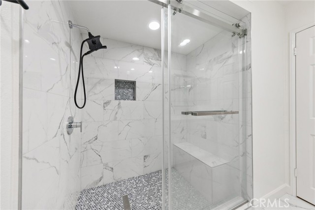 Detail Gallery Image 10 of 29 For 441 E San Jose #111,  Burbank,  CA 91501 - 2 Beds | 2 Baths