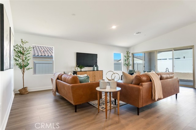 1530 Cadence Way, Beaumont CA: https://media.crmls.org/medias/833505b5-0ab1-4277-a36e-4d55c2e68db1.jpg