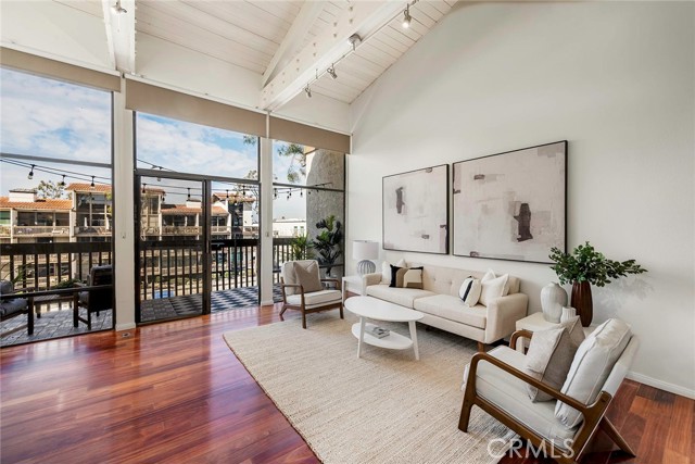Detail Gallery Image 9 of 22 For 9331 Marina Pacifica Dr N, Long Beach,  CA 90803 - 1 Beds | 1 Baths