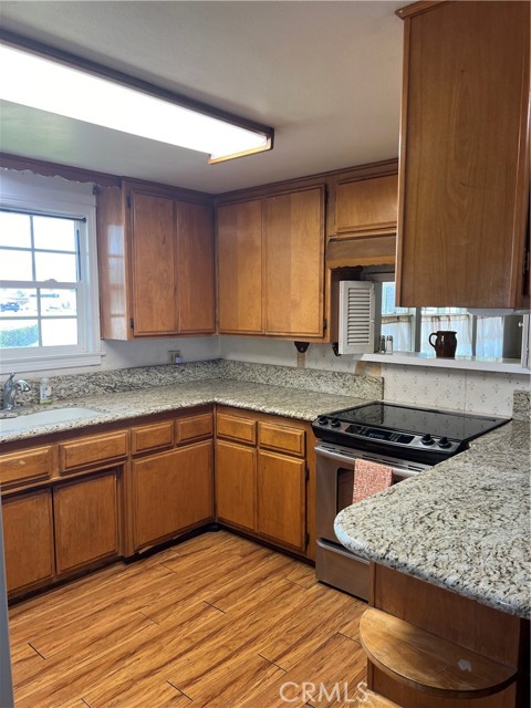 28900 Reservoir Avenue, Nuevo CA: https://media.crmls.org/medias/83359f4e-fe40-4708-b0b9-98d19f3df359.jpg