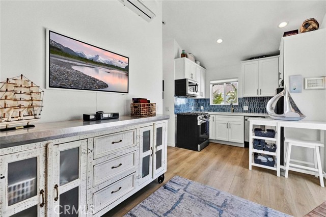 1402 E Rose Avenue, Orange CA: https://media.crmls.org/medias/8335d433-2138-4322-9b9a-c665eaf30d76.jpg