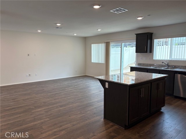 14065 Shayna Street, Moreno Valley CA: https://media.crmls.org/medias/833648a8-13d4-4552-9a5f-aa5879608a6d.jpg