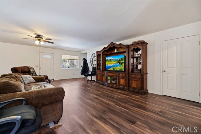 Detail Gallery Image 18 of 44 For 879 Spruce, Sugarloaf,  CA 92386 - 3 Beds | 2/1 Baths