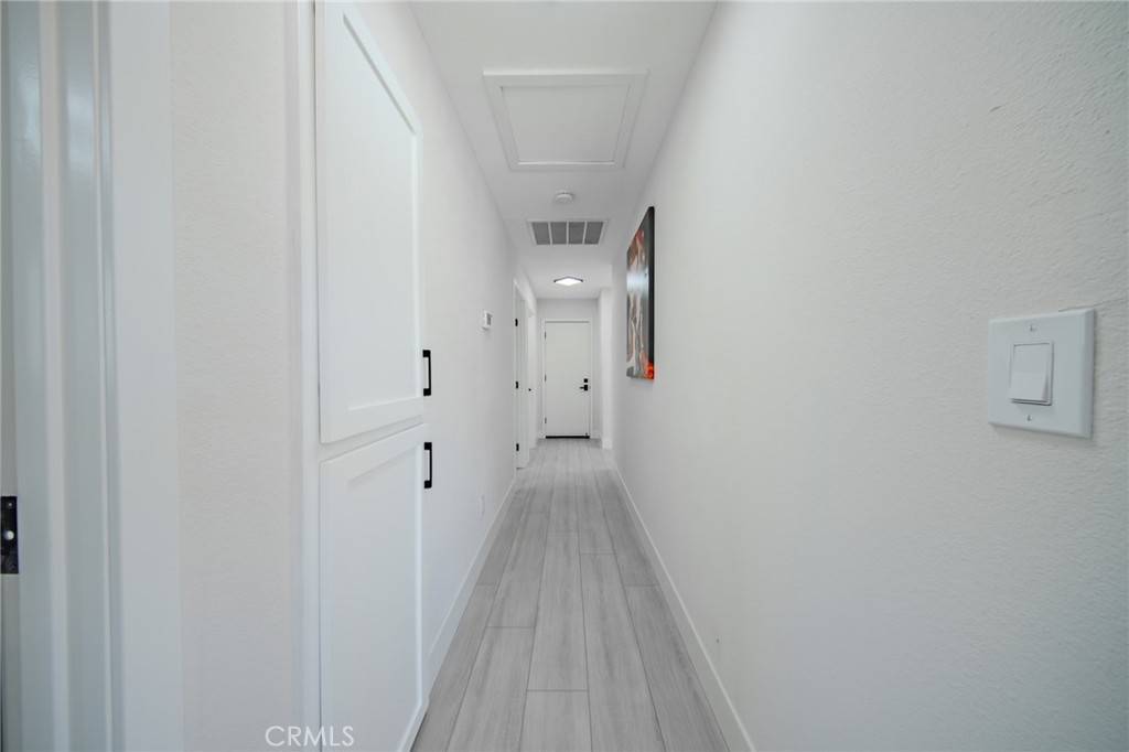 https://media.crmls.org/medias/8337a63b-1d7c-4911-9ab0-3ca6beb81ea0.jpg?preset=X-Large