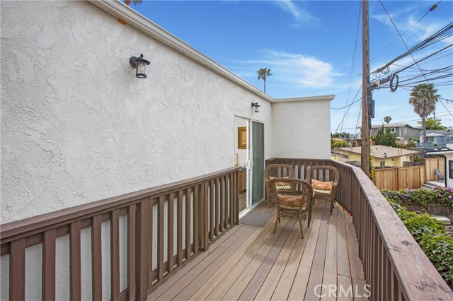 upstairs balcony off bedroom