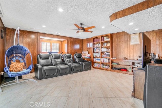 Detail Gallery Image 14 of 44 For 24206 Saint Edens Circle, West Hills,  CA 91307 - 4 Beds | 3 Baths