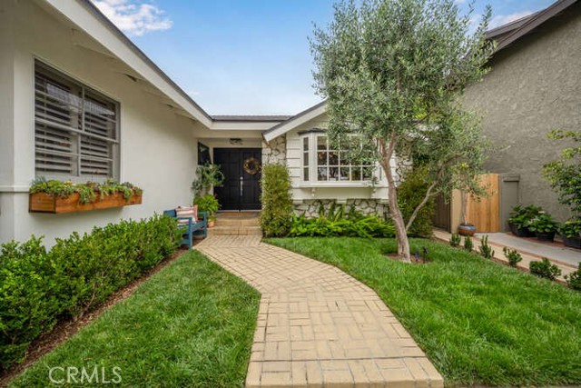 3650 Claremore Avenue, Long Beach CA: https://media.crmls.org/medias/833861a4-5b99-4404-97cd-2be744fe9e65.jpg
