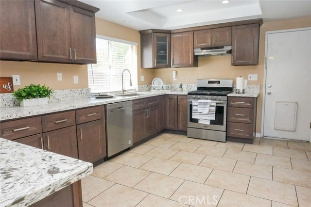 Detail Gallery Image 6 of 18 For 13643 Cabrillo Court, Fontana,  CA 92336 - 4 Beds | 2/1 Baths