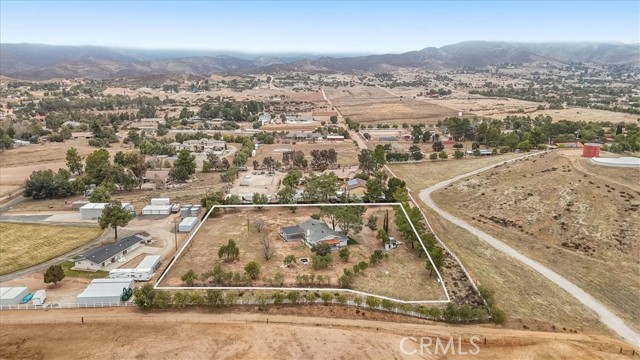 34217 Mabana Street, Agua Dulce, California 91390, 4 Bedrooms Bedrooms, ,2 BathroomsBathrooms,Single Family Residence,For Sale,Mabana,GD25033412