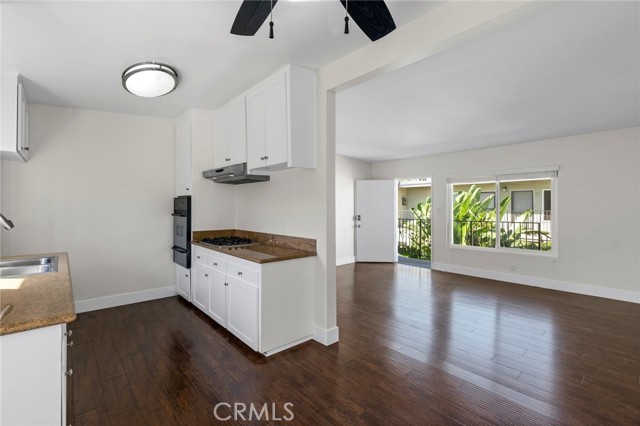 Detail Gallery Image 10 of 20 For 271 16th Pl #D,  Costa Mesa,  CA 92627 - 2 Beds | 1 Baths