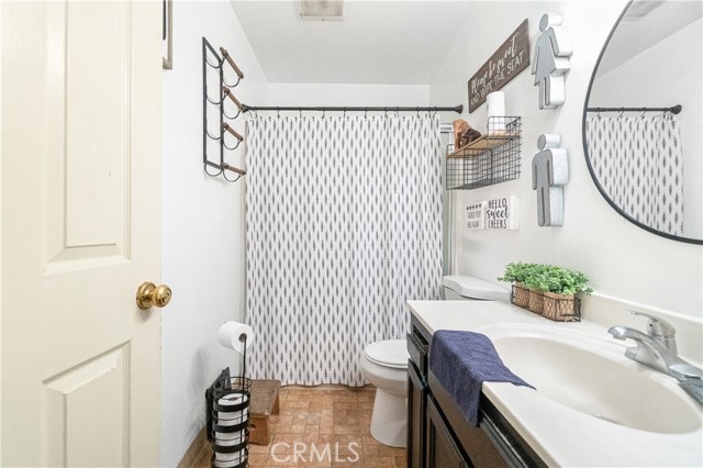 8020 Mckinley Avenue, South Gate CA: https://media.crmls.org/medias/833960f9-45c5-4623-89fa-d50b465e345d.jpg