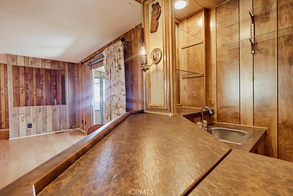 https://media.crmls.org/medias/8339d597-d2d6-43d4-b67d-432c6b9404ff.jpg?preset=X-Large