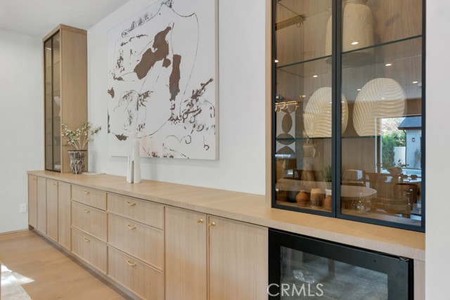 Detail Gallery Image 12 of 62 For 13024 Bloomfield St, Studio City,  CA 91604 - 6 Beds | 6/1 Baths