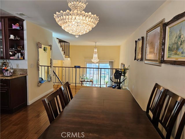 Detail Gallery Image 14 of 69 For 1711 Grismer Ave #52,  Burbank,  CA 91504 - 3 Beds | 3 Baths