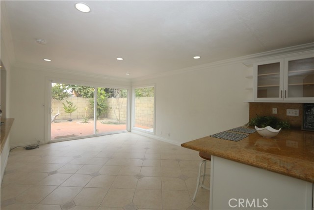 Detail Gallery Image 10 of 30 For 6781 Bridgewater Dr, Huntington Beach,  CA 92647 - 4 Beds | 2 Baths