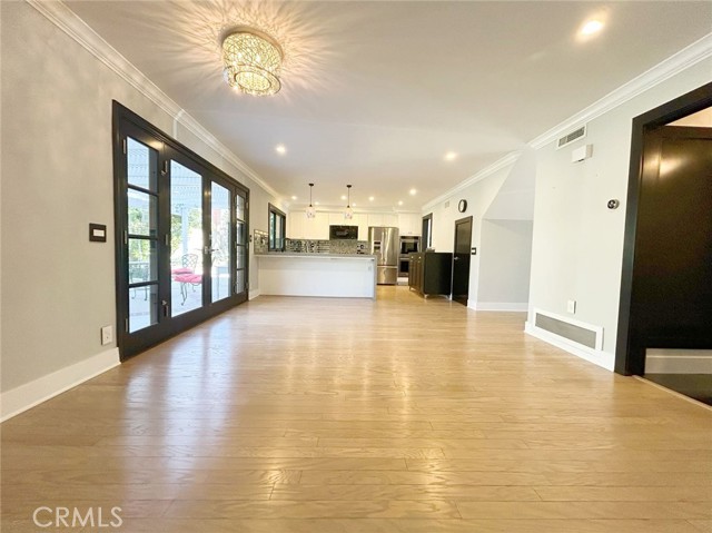 Detail Gallery Image 10 of 14 For 14581 Mulberry Ave, Irvine,  CA 92606 - 4 Beds | 4 Baths