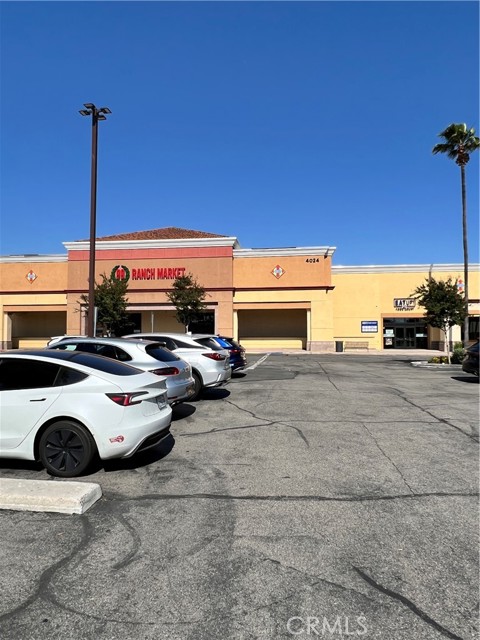 4024 Grand Ave., Chino CA: https://media.crmls.org/medias/833b710c-070a-40e1-bca2-df3b444eca27.jpg