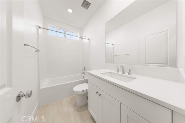 470 Lobata, Irvine CA: https://media.crmls.org/medias/833bb876-b85c-4bf1-aa3e-b3fc3cf4122e.jpg