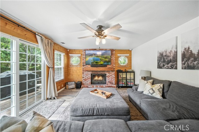 Detail Gallery Image 19 of 50 For 39122 Starview Ln, Big Bear Lake,  CA 92315 - 3 Beds | 2/1 Baths