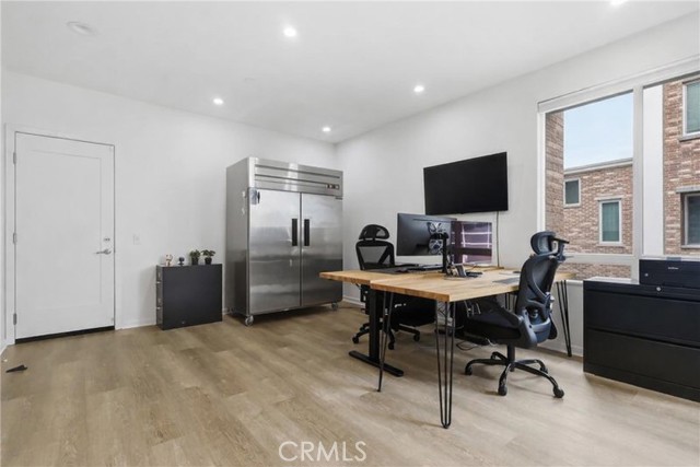 Detail Gallery Image 2 of 34 For 809 Brickyard Ln, Costa Mesa,  CA 92627 - 2 Beds | 2/2 Baths