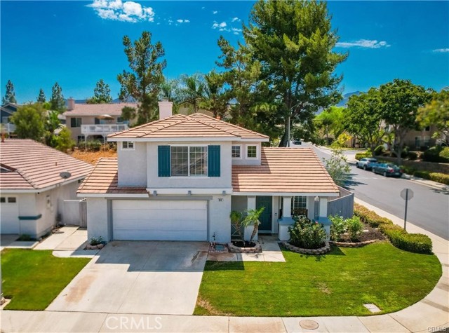 Detail Gallery Image 1 of 19 For 814 Viewtop Cir, Corona,  CA 92881 - 3 Beds | 2/1 Baths