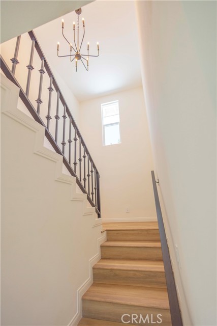 2122 W 10th Street, Santa Ana CA: https://media.crmls.org/medias/833d8632-dab9-4807-a484-5dee75e43928.jpg