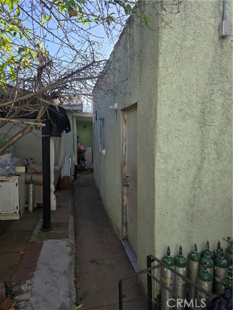 Detail Gallery Image 16 of 19 For 4920 Stratford, Los Angeles,  CA 90042 - – Beds | – Baths