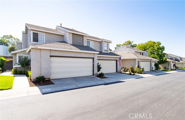 Detail Gallery Image 4 of 30 For 1636 Sumac Pl, Corona,  CA 92882 - 2 Beds | 2/1 Baths