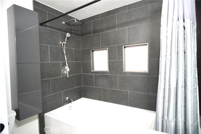 5187 Cedar Street, Jurupa Valley CA: https://media.crmls.org/medias/833f089f-0a0f-4389-81f4-111e6c3e7fdc.jpg
