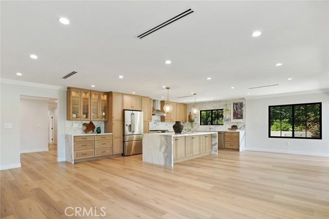 Detail Gallery Image 9 of 49 For 3515 Weslin Ave, Sherman Oaks,  CA 91423 - 3 Beds | 3 Baths