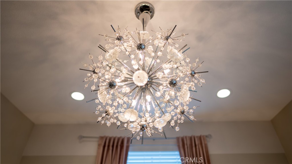 https://media.crmls.org/medias/833f6c71-85dc-4929-9d0d-7915d9e67849.jpg?preset=X-Large