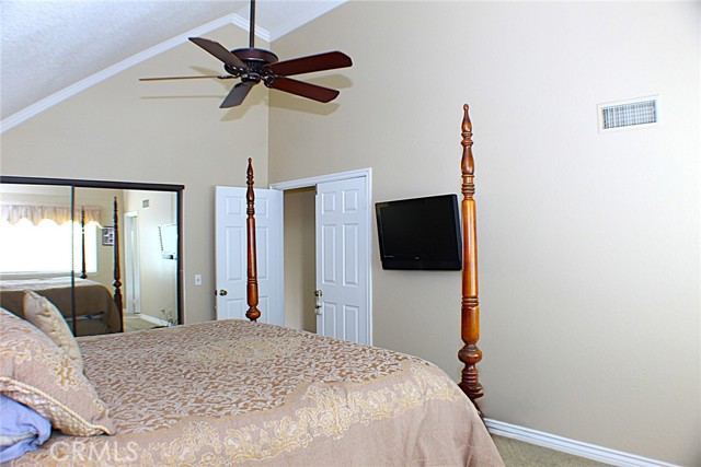 19 Black Oak Drive, Phillips Ranch CA: https://media.crmls.org/medias/833f79bb-73f9-474f-a08f-5aed58808277.jpg