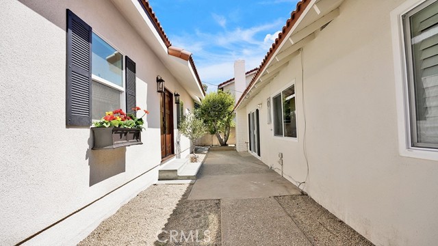 17698 Locust Street, Fountain Valley CA: https://media.crmls.org/medias/833fa555-2896-437e-a735-b07ef3415759.jpg