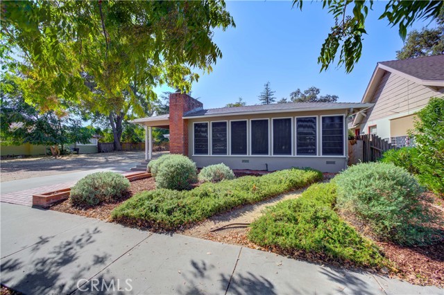 Detail Gallery Image 1 of 31 For 1835 Oak St, Paso Robles,  CA 93446 - 2 Beds | 2 Baths