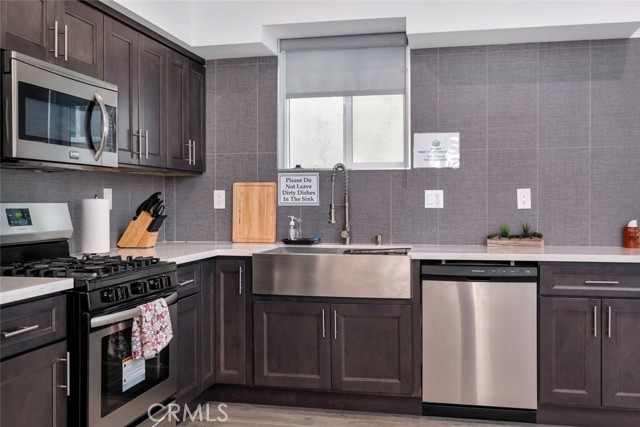 Detail Gallery Image 3 of 36 For 1344 N Kenmore, Los Angeles,  CA 90027 - 3 Beds | 3/1 Baths