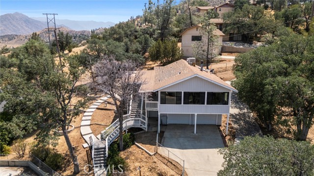 Detail Gallery Image 3 of 49 For 501 Old State Rd, Wofford Heights,  CA 93285 - 4 Beds | 3 Baths