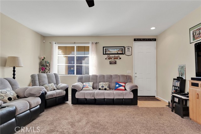 Detail Gallery Image 8 of 48 For 13667 Kitty Hawk St, Victorville,  CA 92392 - 4 Beds | 2 Baths