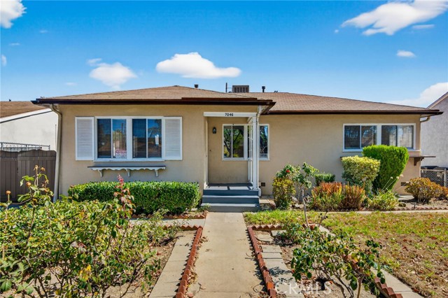 Detail Gallery Image 2 of 38 For 7046 Murietta, Van Nuys,  CA 91405 - 4 Beds | 2 Baths