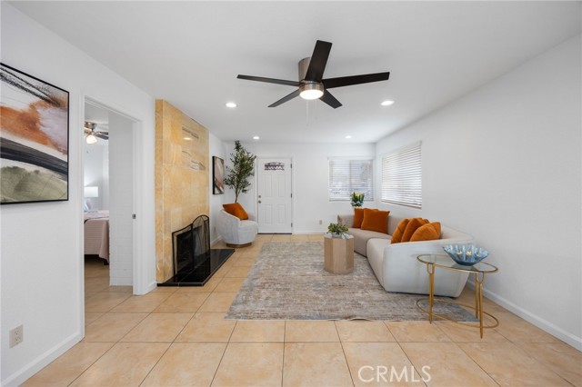 13301 Verde Street, Garden Grove CA: https://media.crmls.org/medias/83427273-1125-4860-aafa-a05e2395c37e.jpg