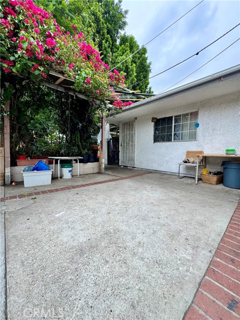 Detail Gallery Image 11 of 16 For 7809 Troost Ave, North Hollywood,  CA 91605 - 3 Beds | 3 Baths