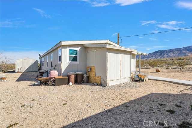 Detail Gallery Image 4 of 47 For 7780 Fairlane Rd, Lucerne Valley,  CA 92356 - 3 Beds | 2 Baths