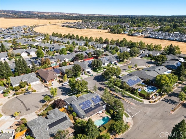 3049 Coach Lite Drive, Chico CA: https://media.crmls.org/medias/8342e3bd-e99a-497e-a1c6-e84e41bc60cd.jpg