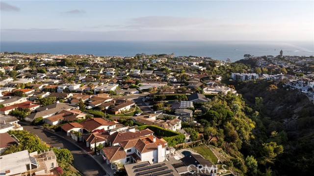 420 De Sola Terrace, Corona del Mar CA: https://media.crmls.org/medias/8343831a-a3d5-4a02-bfc5-b671b85d7a29.jpg