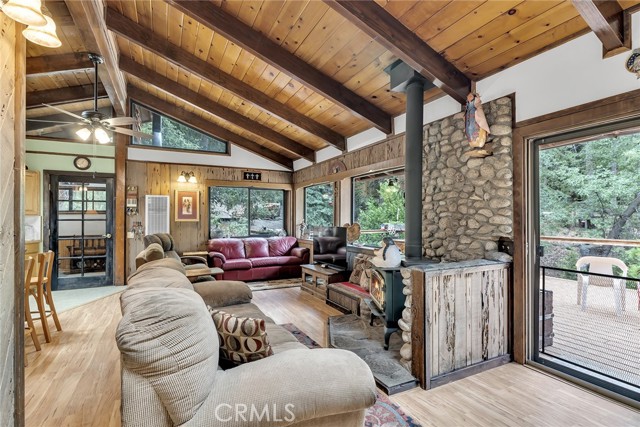 Detail Gallery Image 23 of 72 For 29901 Eagles Nest Dr, Idyllwild,  CA 92549 - 6 Beds | 5 Baths