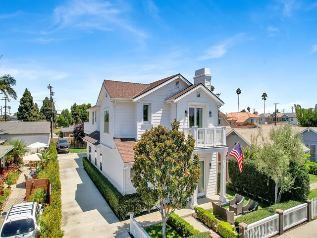 Detail Gallery Image 1 of 19 For 356 E 16th Pl #B,  Costa Mesa,  CA 92627 - 2 Beds | 2 Baths